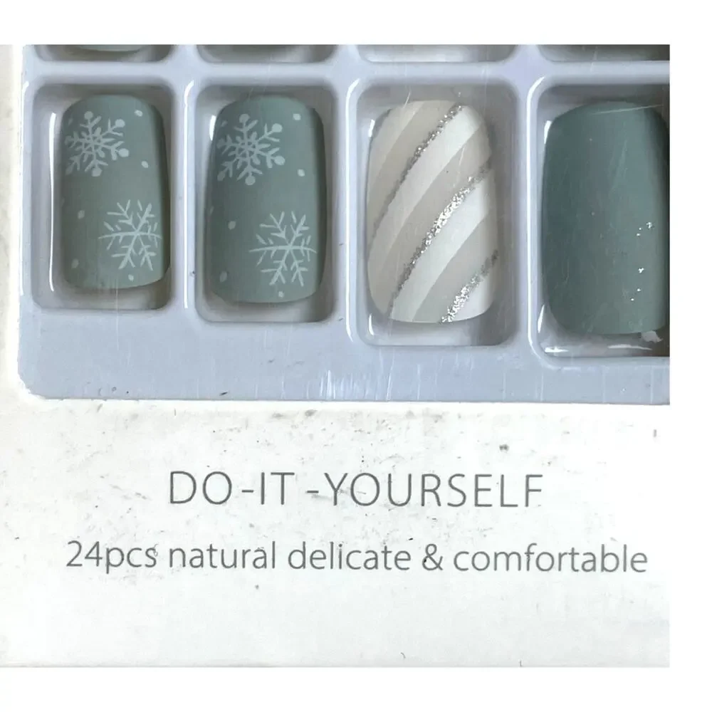 Christmas Green White Snowflakes Tan White Striped 24pc Set Glue on Nails